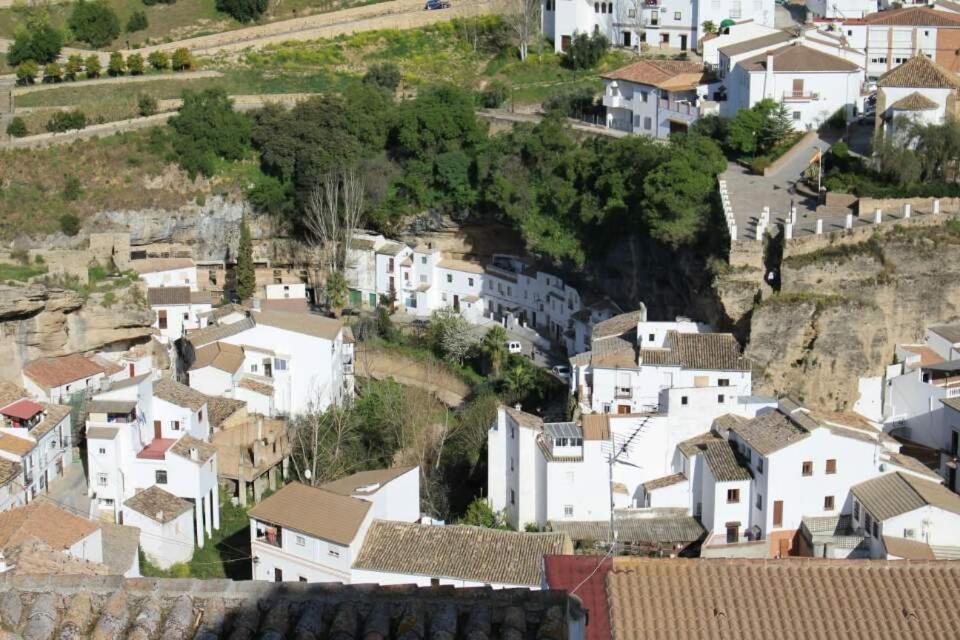 Alojamiento Rural Carmen Setenil De Las Bodegas Bagian luar foto