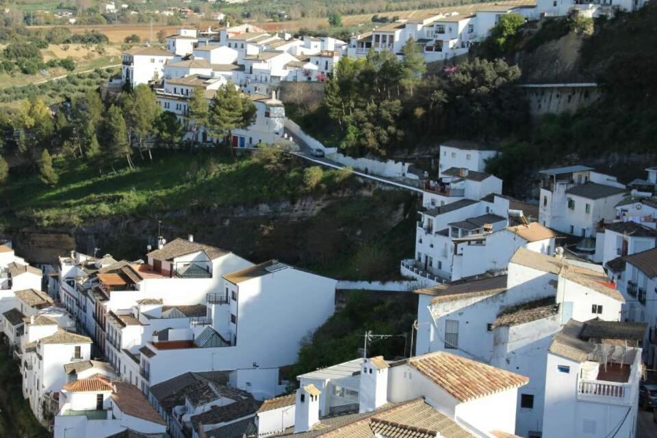 Alojamiento Rural Carmen Setenil De Las Bodegas Bagian luar foto