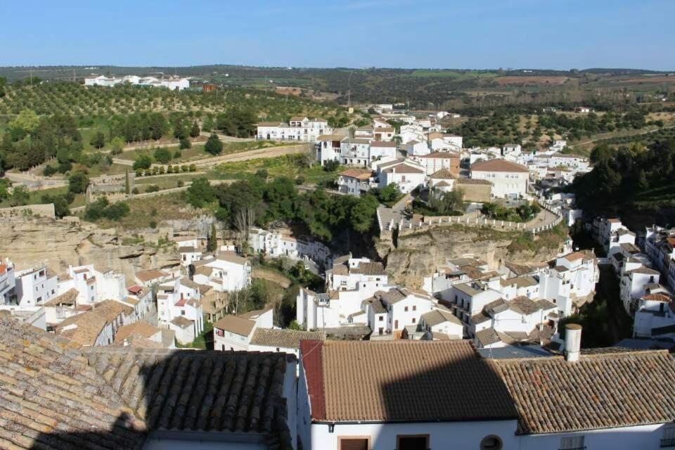 Alojamiento Rural Carmen Setenil De Las Bodegas Bagian luar foto