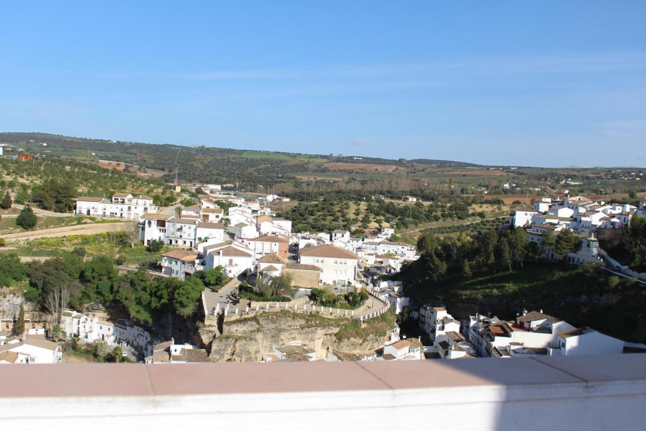 Alojamiento Rural Carmen Setenil De Las Bodegas Bagian luar foto